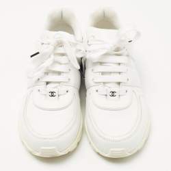 Pre Owned Chanel White/Black Leather and Fabric CC Low Top Sneakers Size 39.5