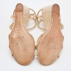 Pre Owned Chanel Beige Patent Leather Wedge Open Toe Sandals Size 38.5