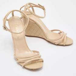 Pre Owned Chanel Beige Patent Leather Wedge Open Toe Sandals Size 38.5