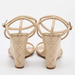 Pre Owned Chanel Beige Patent Leather Wedge Open Toe Sandals Size 38.5