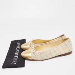 Pre Owned Chanel Cream/Gold Tweed And Leather CC Cap Toe Bow Ballet Flats Size 38.5