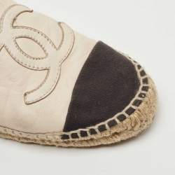 Pre Owned Chanel Cream/Black Leather and Canvas CC Espadrille Flats Size 38