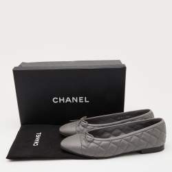 Pre Owned Chanel Grey Leather CC Cap Toe Bow Ballet Flats Size 38.5