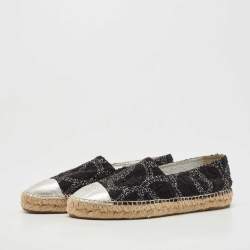 Pre Owned Chanel Black/Silver Tweed and Leather Cap Toe CC Espadrille Flats Size 39