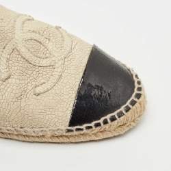 Pre Owned Chanel Light Beige/Black Crackle Leather And Patent CC Cap Toe Espadrilles Size 40