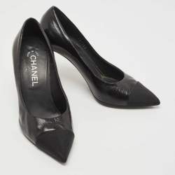 Pre Owned Chanel Black Leather and Fabric Faux Pearl Cap-Toe Pointed-Toe Pumps Size 37.5