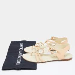 Chanel Beige/Cream Leather Camelia Thong Flat Sandals Size 37.5