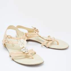 Chanel Beige/Cream Leather Camelia Thong Flat Sandals Size 37.5