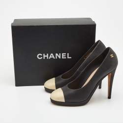 Pre Owned Chanel Black/Cream Leather Cap Toe Pumps Size 39.5