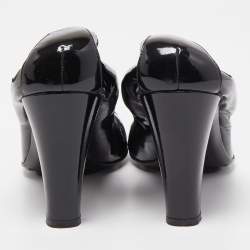 Pre Owned Chanel Black Patent Leather CC Scrunch Pumps Size 39.5