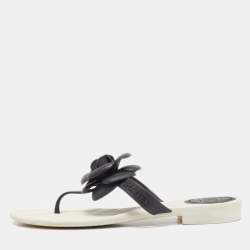 Pre Owned Chanel Black/White Rubber Accent Camellia Thong Flats Size 37