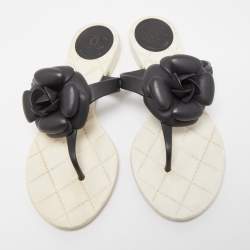 Pre Owned Chanel Black/White Rubber Accent Camellia Thong Flats Size 37