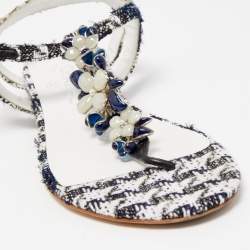 Pre Owned Chanel Black/White Tweed Flower Embellished Thong Flat Sandals Size 37.5