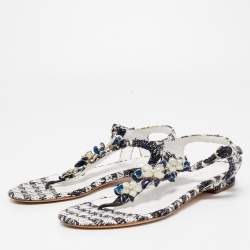 Pre Owned Chanel Black/White Tweed Flower Embellished Thong Flat Sandals Size 37.5