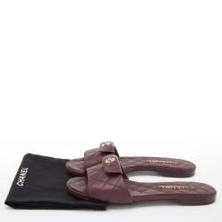 Pre Owned Chanel Burgundy Quilted Leather CC Logo Flat Sandals Size 38
