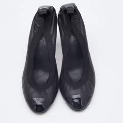 Pre Owned Chanel Black Leather and Patent Leather CC Cap Toe Scrunch Pumps Size 40