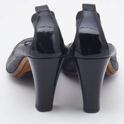 Pre Owned Chanel Black Leather and Patent Leather CC Cap Toe Scrunch Pumps Size 40