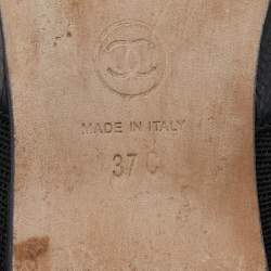 مملوكة مسبقًا Chanel Black Leather and Elastic CC Camellia Flats Size 37