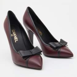 Pre Owned Chanel Burgundy/Black Leather CC Bow Pointed Pumps Size 38.5