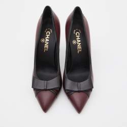 Pre Owned Chanel Burgundy/Black Leather CC Bow Pointed Pumps Size 38.5