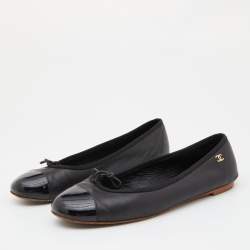 Pre Owned Chanel Black Leather and Patent Cap Toe Bow CC Ballet Flats Size 38