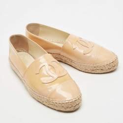 Pre Owned Chanel Beige Patent Leather CC Espadrille Flats Size 38