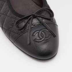 Pre Owned Chanel Black Leather Bow CC Cap Toe Ballet Flats Size 36.5