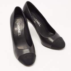 Pre Owned Chanel Black Leather and Canvas Faux Pearl CC Cap Toe Pumps Size 37.5
