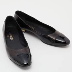 Pre Owned Chanel Black Leather and Patent Cap Toe CC Ballet Flats Size 39