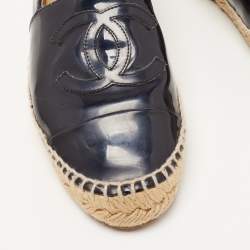 Pre Owned Chanel Navy Blue Patent Leather CC Espadrille Flats Size 36