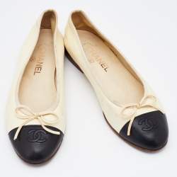 Pre Owned Chanel Beige/Black Leather CC Cap Toe Bow Ballet Flats Size 38