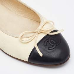 Pre Owned Chanel Beige/Black Leather CC Cap Toe Bow Ballet Flats Size 38