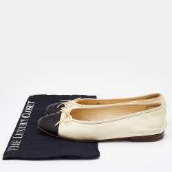 Pre Owned Chanel Beige/Black Leather CC Cap Toe Bow Ballet Flats Size 38