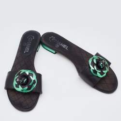 Chanel Black/Green Leather Camellia Accent Slides Size 39.5