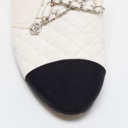 Pre Owned Chanel White/Black Quilted Leather CC Chain Cap Toe Mules Size 40 