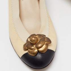 Chanel Beige/Black Textured Leather Camelia Embellished Scrunch Pumps Size 35