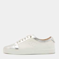 Pre Owned Chanel Silver/White Leather and Rubber CC Low Top Sneakers Size 39