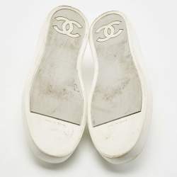 Pre Owned Chanel Silver/White Leather and Rubber CC Low Top Sneakers Size 39