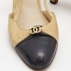 Pre Owned Chanel Beige/Black Leather CC Slingback Pumps Size 38.5