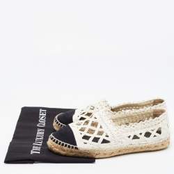 Chanel White/Black Woven Raffia And Grosgrain Fabric Cap Toe CC Espadrille Flat Size 38