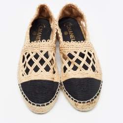 Pre Owned Chanel Beige/Black Canvas and Woven Raffia Espadrille Flats Size 40