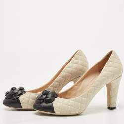 Pre Owned Chanel Beige/Black Quilted Leather CC Camelia Pumps Size 38