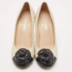 Pre Owned Chanel Beige/Black Quilted Leather CC Camelia Pumps Size 38
