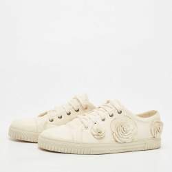 Pre Owned Chanel Cream Leather CC Camelia Low Top Sneakers Size 42