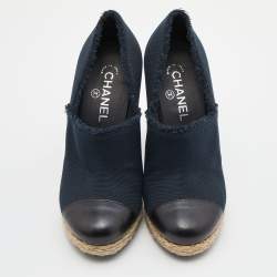 Pre Owned Chanel Dark Blue/Black Canvas and Leather Cap Toe Espadrilles Clogs Size 40