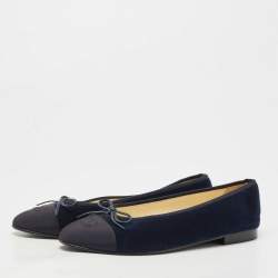 Pre Owned Chanel Navy Blue Velvet and Canvas CC Cap Toe Ballet Flats Size 40.5