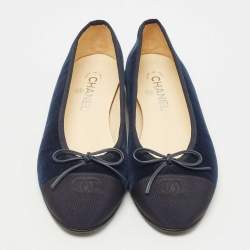Pre Owned Chanel Navy Blue Velvet and Canvas CC Cap Toe Ballet Flats Size 40.5