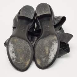 Pre Owned صندل إصبع شانيل جلد أسود بحزام للكاحل مقاس 39