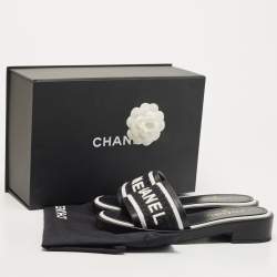 Chanel White/Black Leather and Canvas CC Logo Flat Slides Size 39