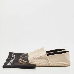 Pre Owned Chanel Beige/Black Canvas CC Espadrille Flats Size  39